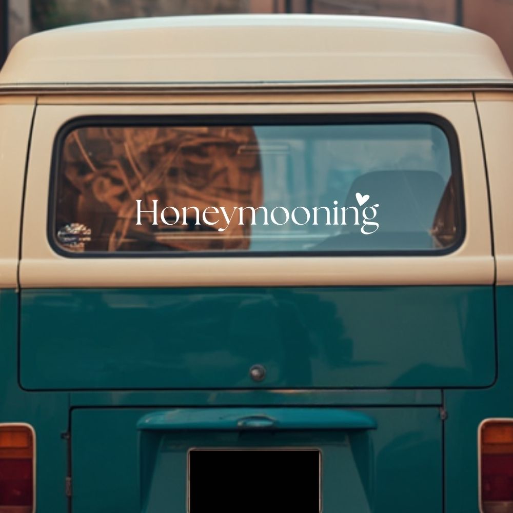 Close up Honeymooning font 1 Close up Honeymooning font 1