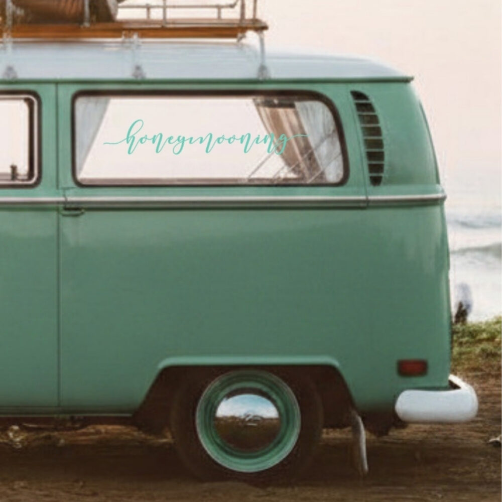 PI Honeymooning Font 2 4 mint closeup